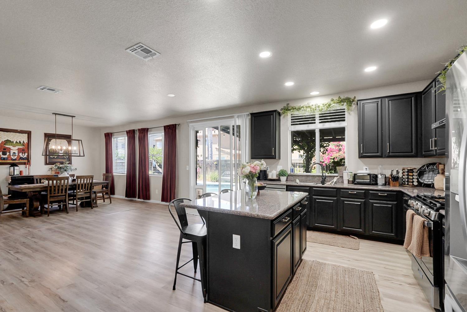 1443 Longhorn Lane