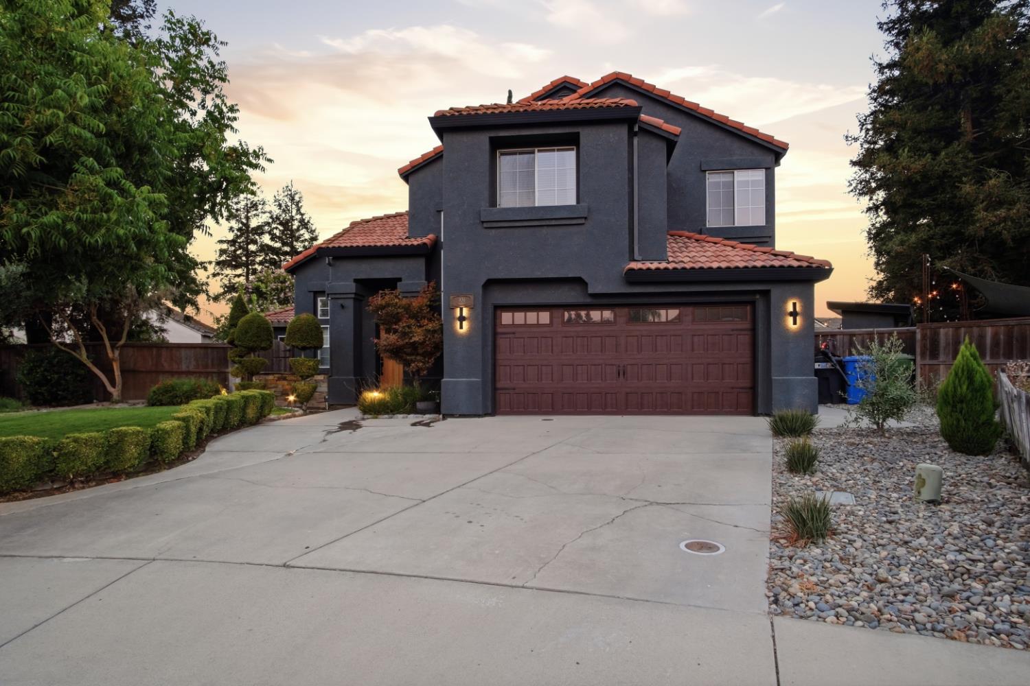806 Ahern Court
