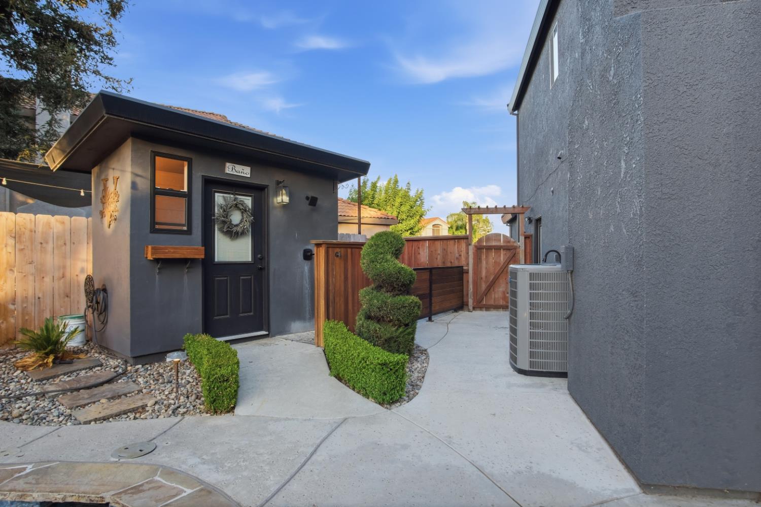 806 Ahern Court