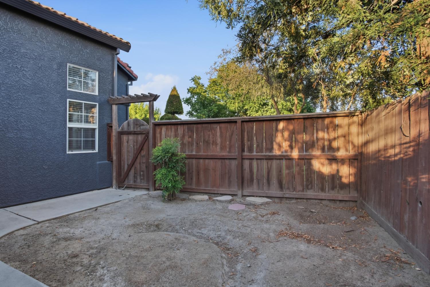 806 Ahern Court