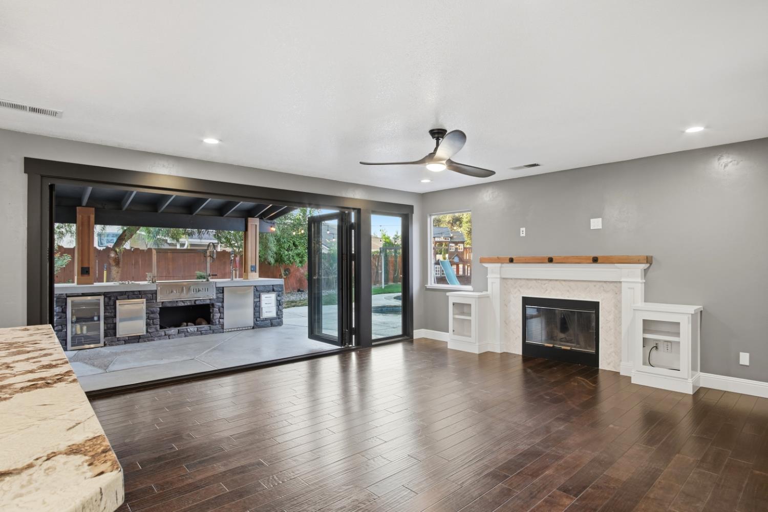 806 Ahern Court