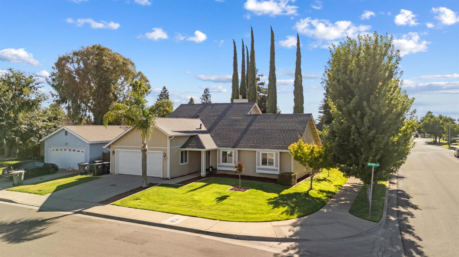 585 MORGAN CT