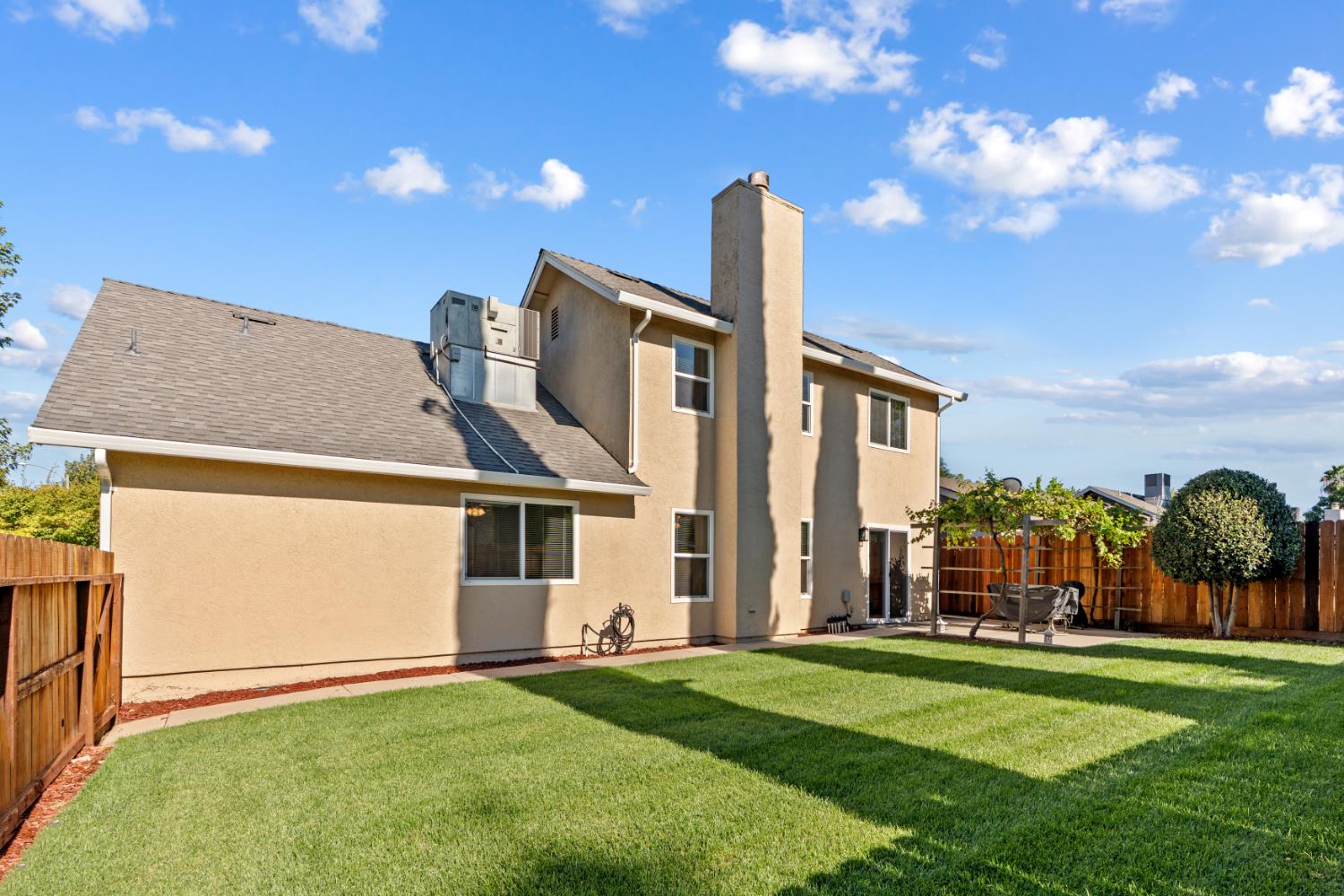 585 MORGAN CT