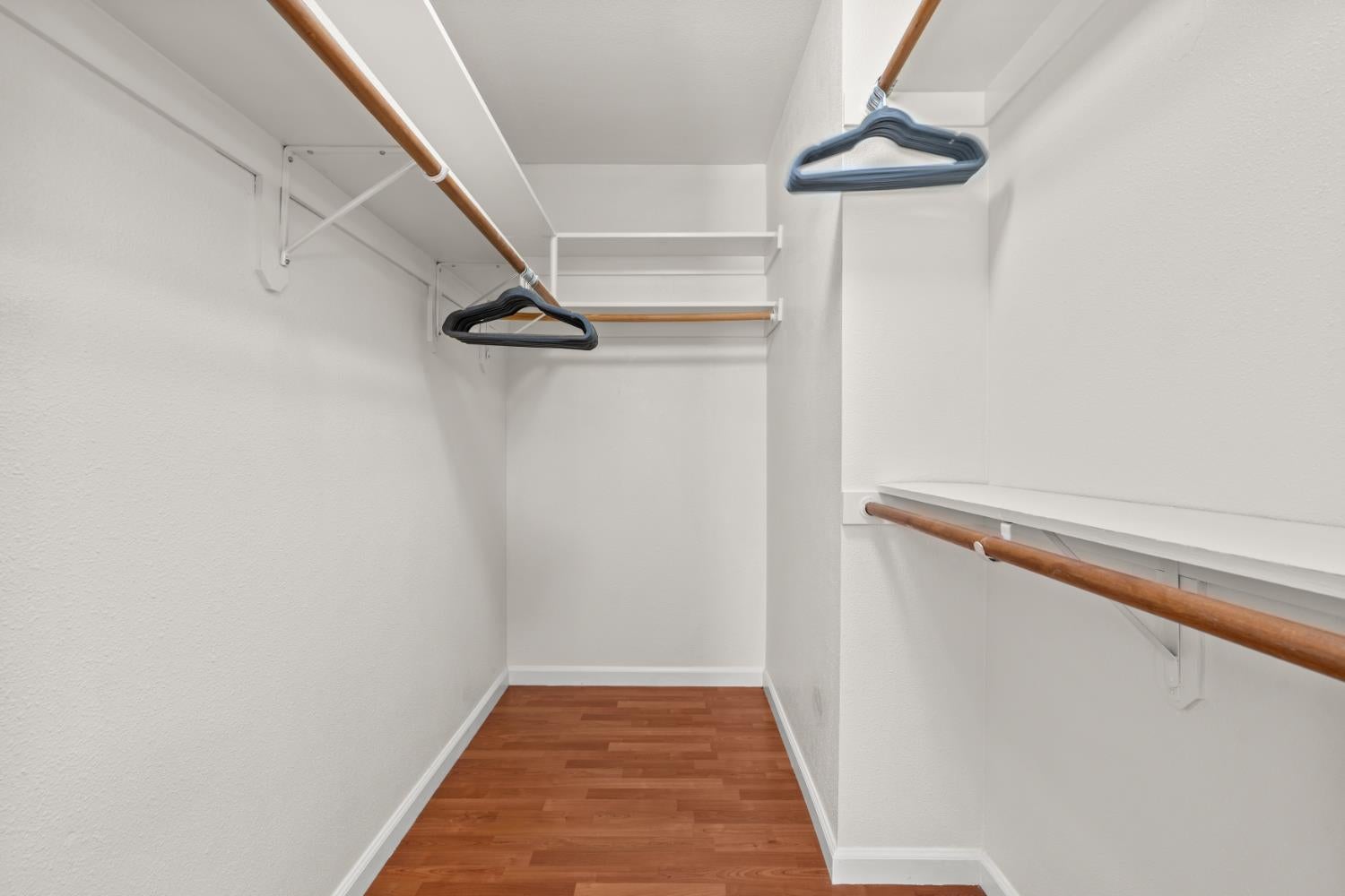 585 MORGAN CT
