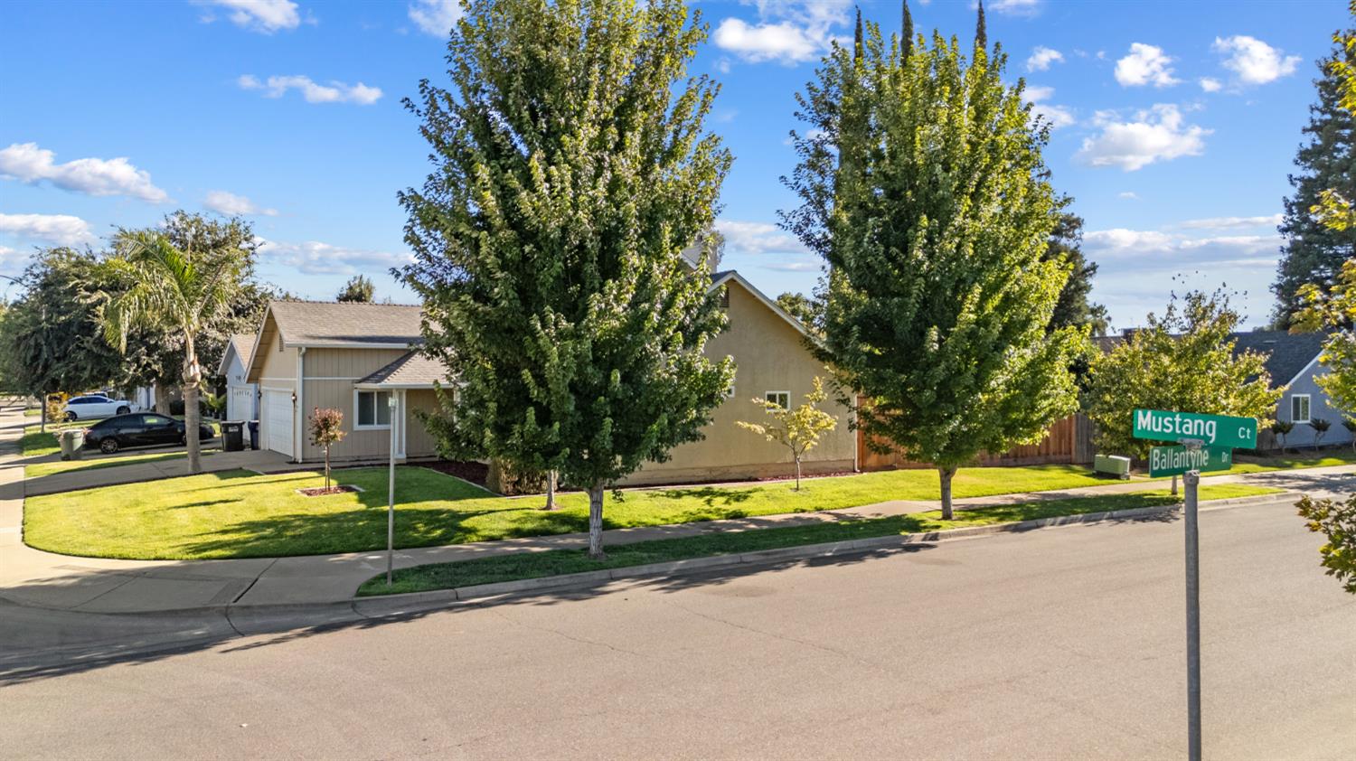 585 MORGAN CT
