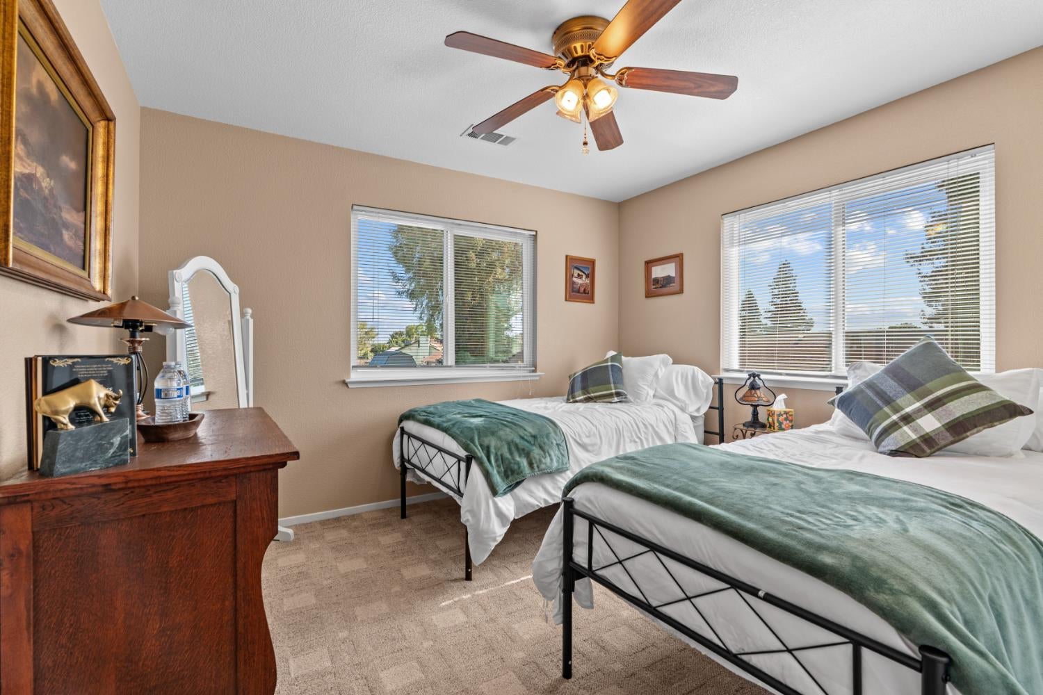585 MORGAN CT