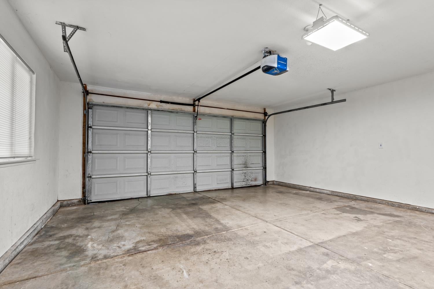 585 MORGAN CT