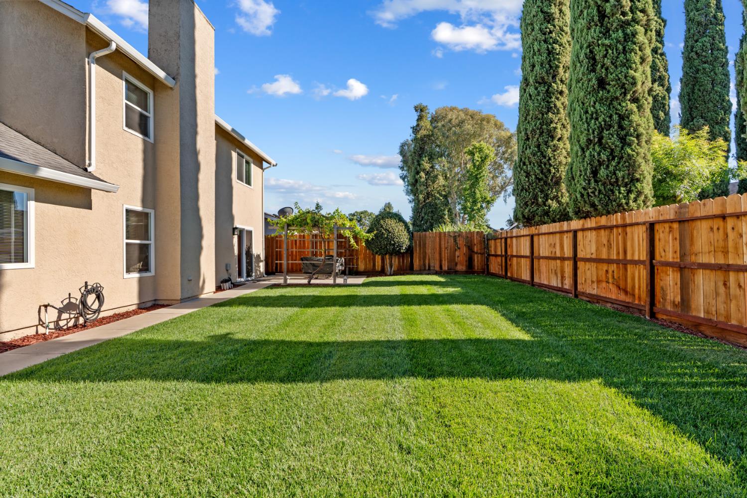 585 MORGAN CT