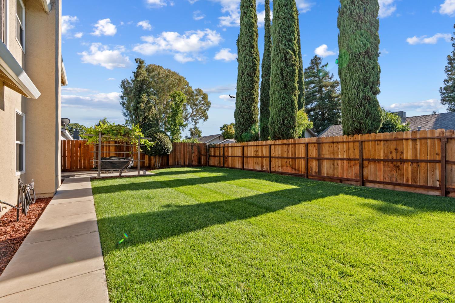 585 MORGAN CT
