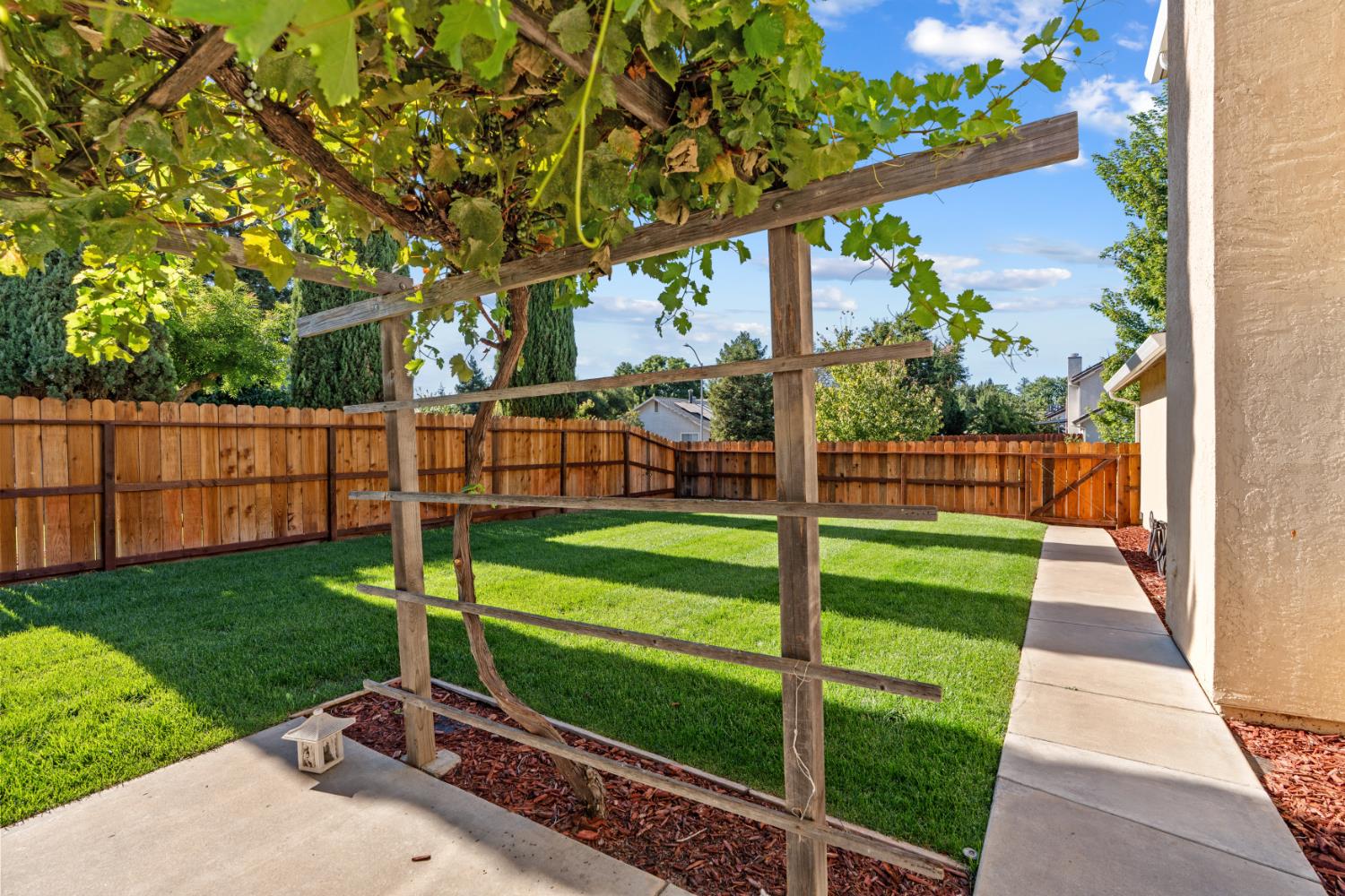 585 MORGAN CT