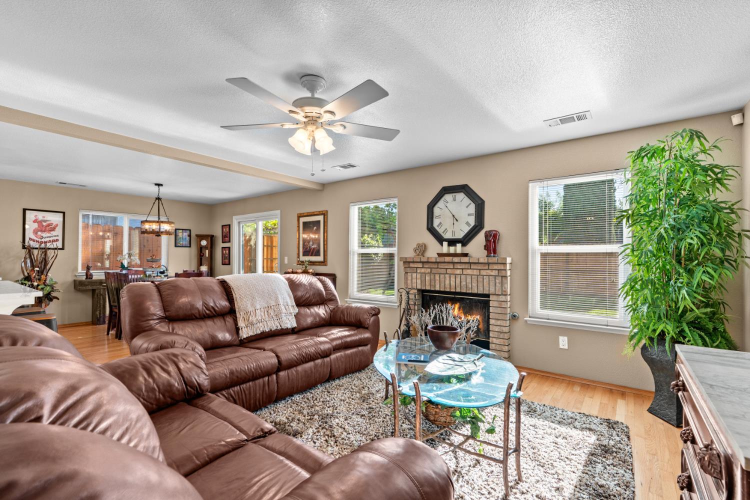 585 MORGAN CT