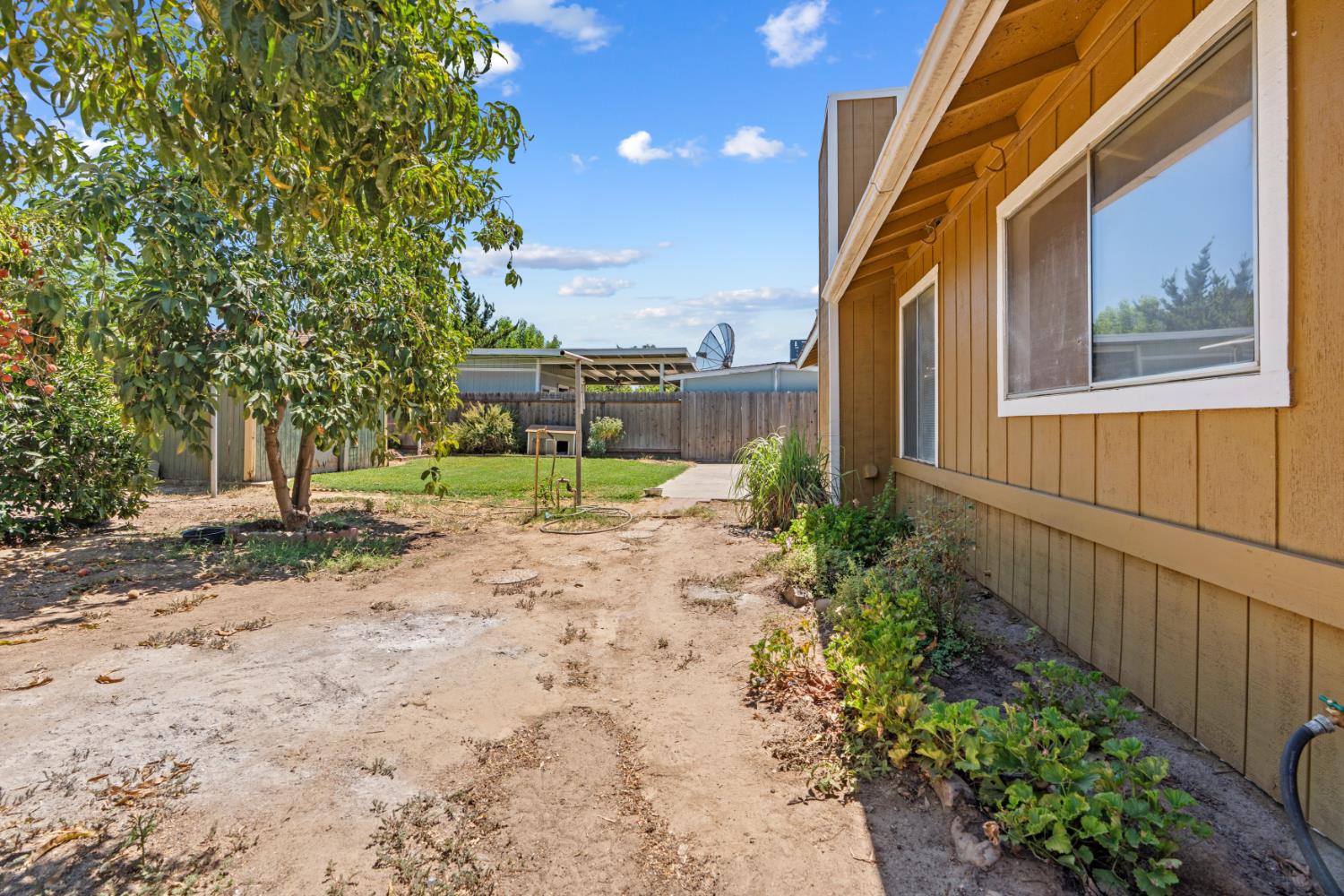 1044 Fruitbasket Lane