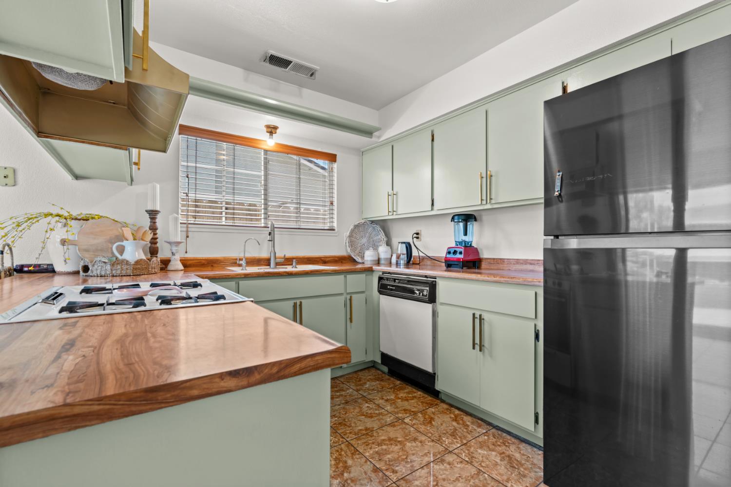 1044 Fruitbasket Lane