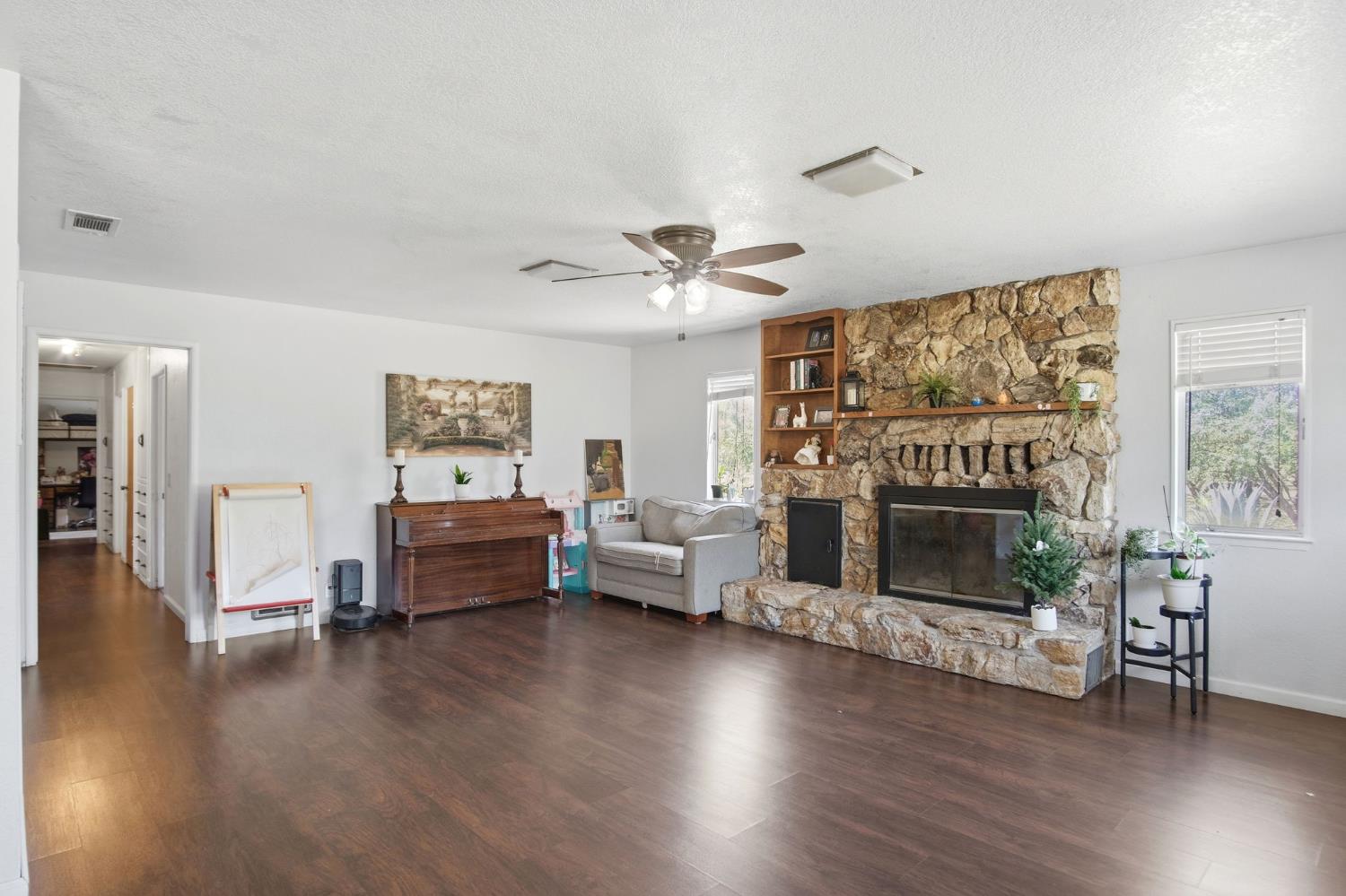 4543 W Grayson Road