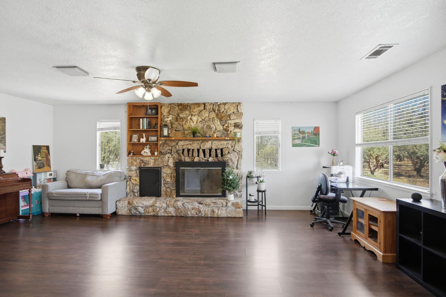 4543 W Grayson Road