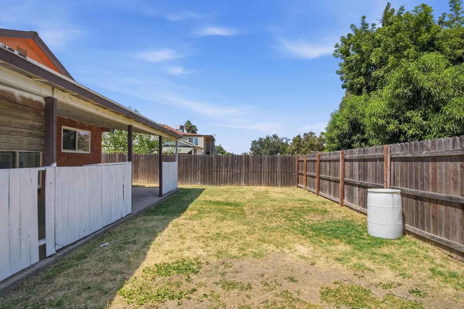 636 Santa Fe