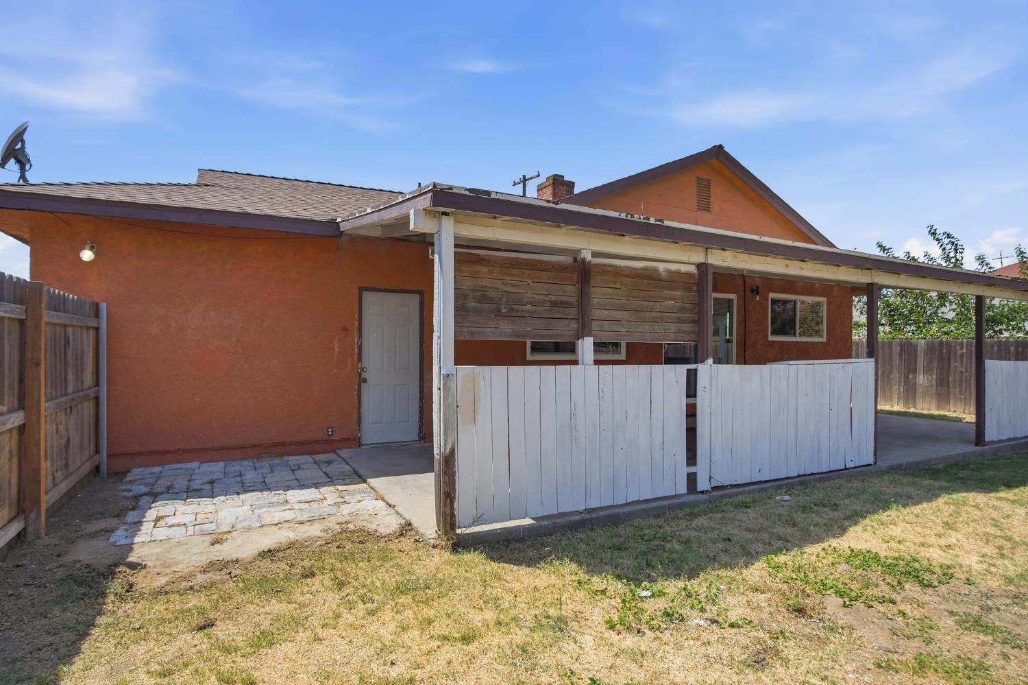 636 Santa Fe