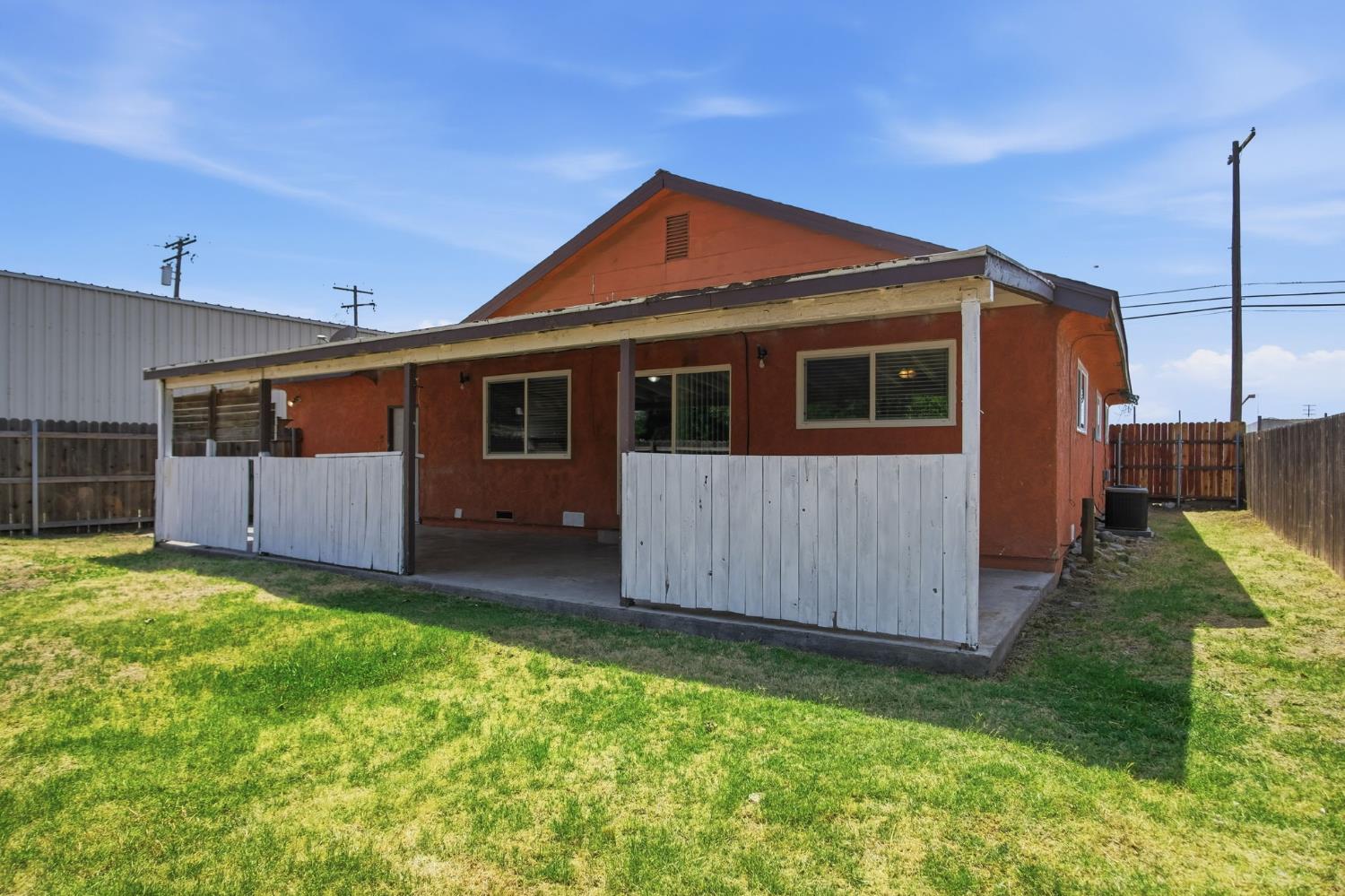 636 Santa Fe