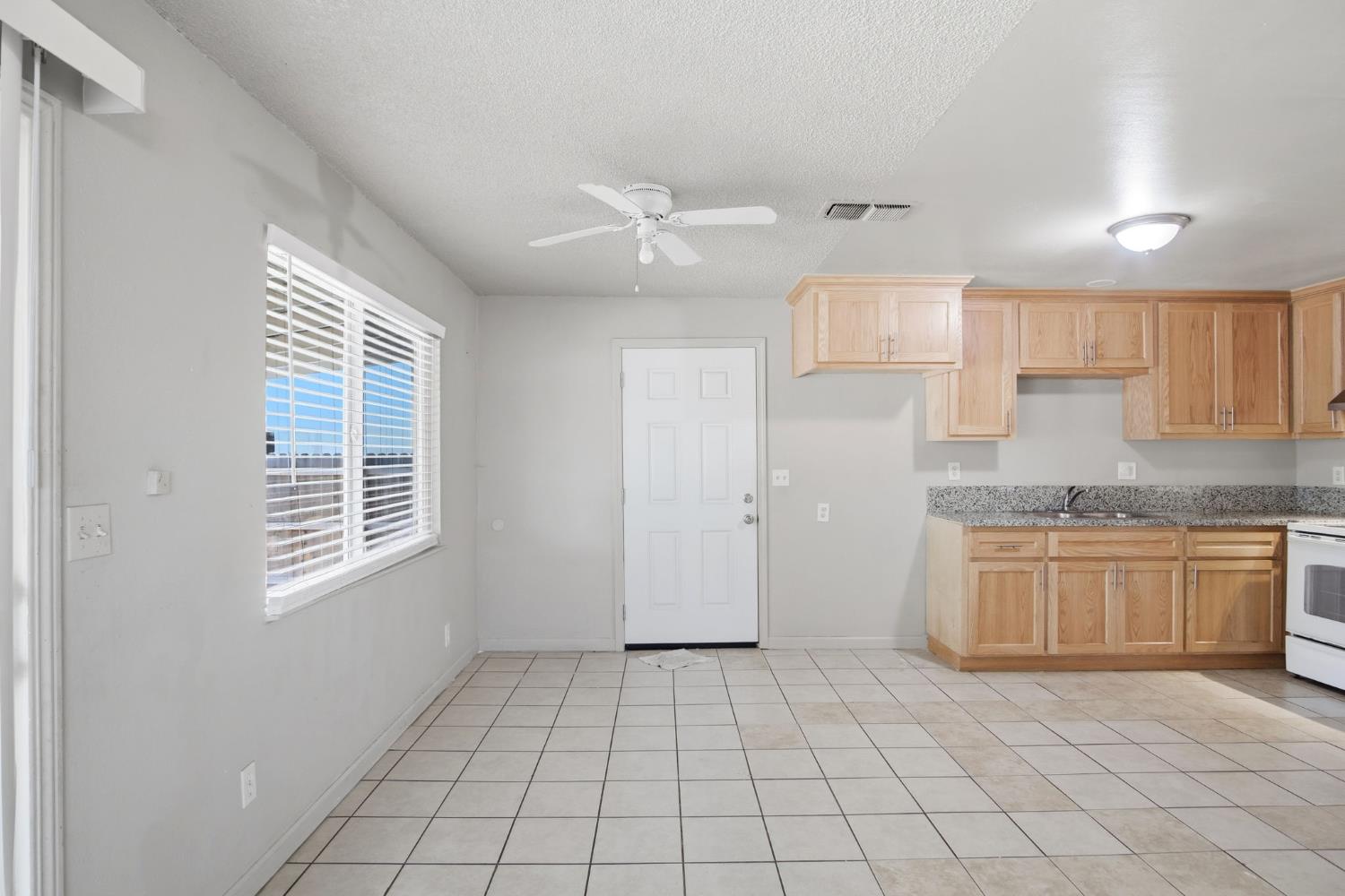 636 Santa Fe