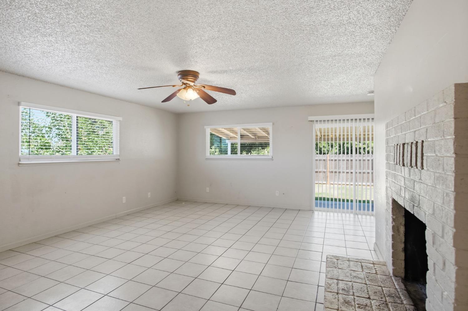 636 Santa Fe