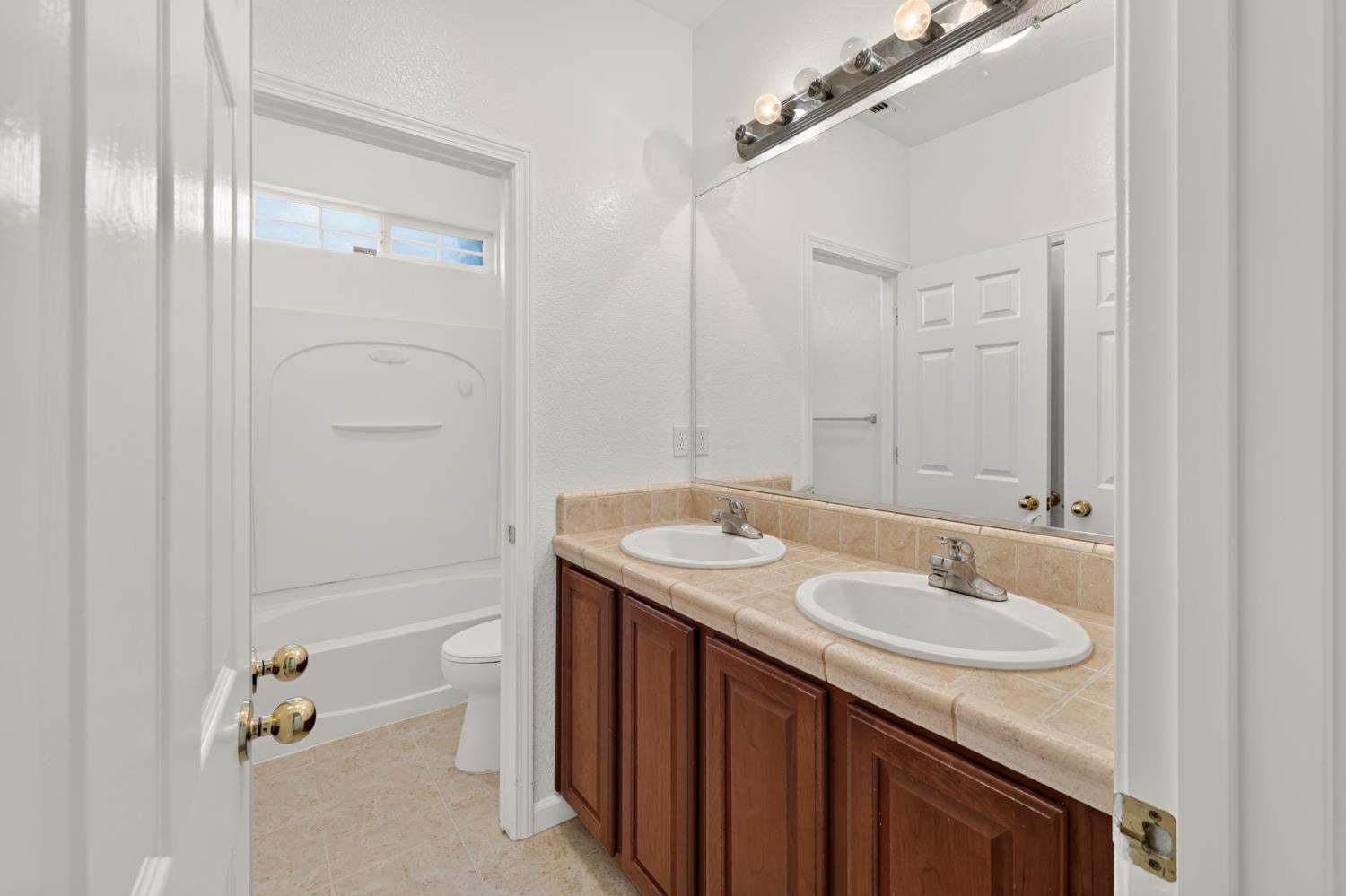 212 Coastal Lane