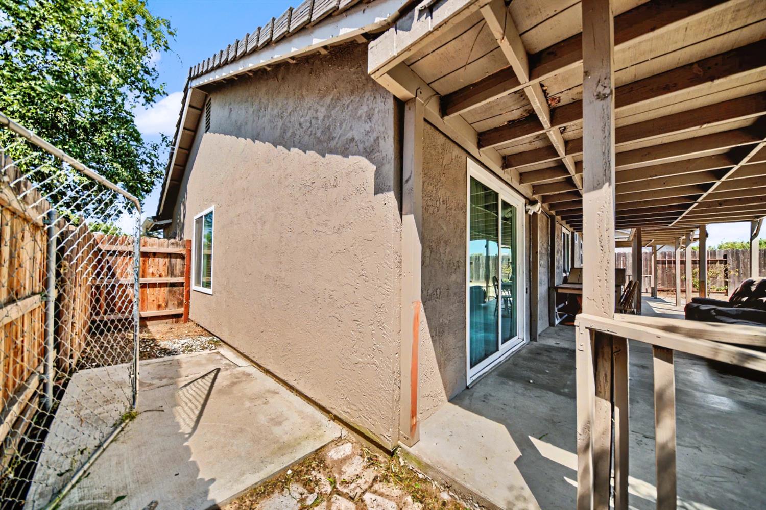 9572 Stonewall Court