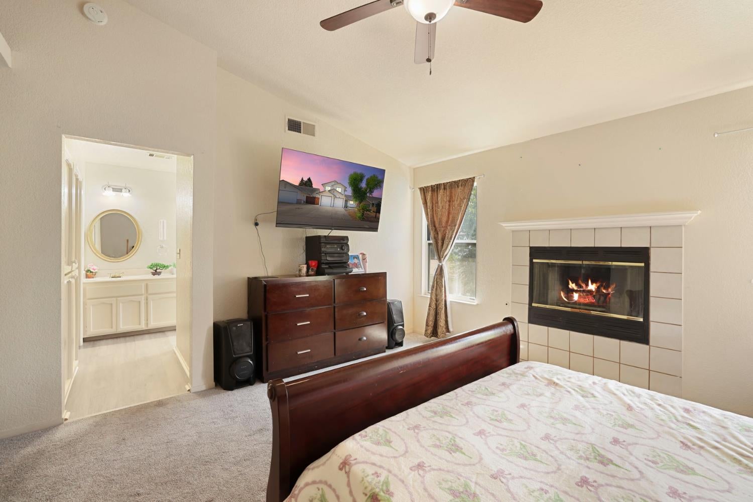 913 Jayhawk Way