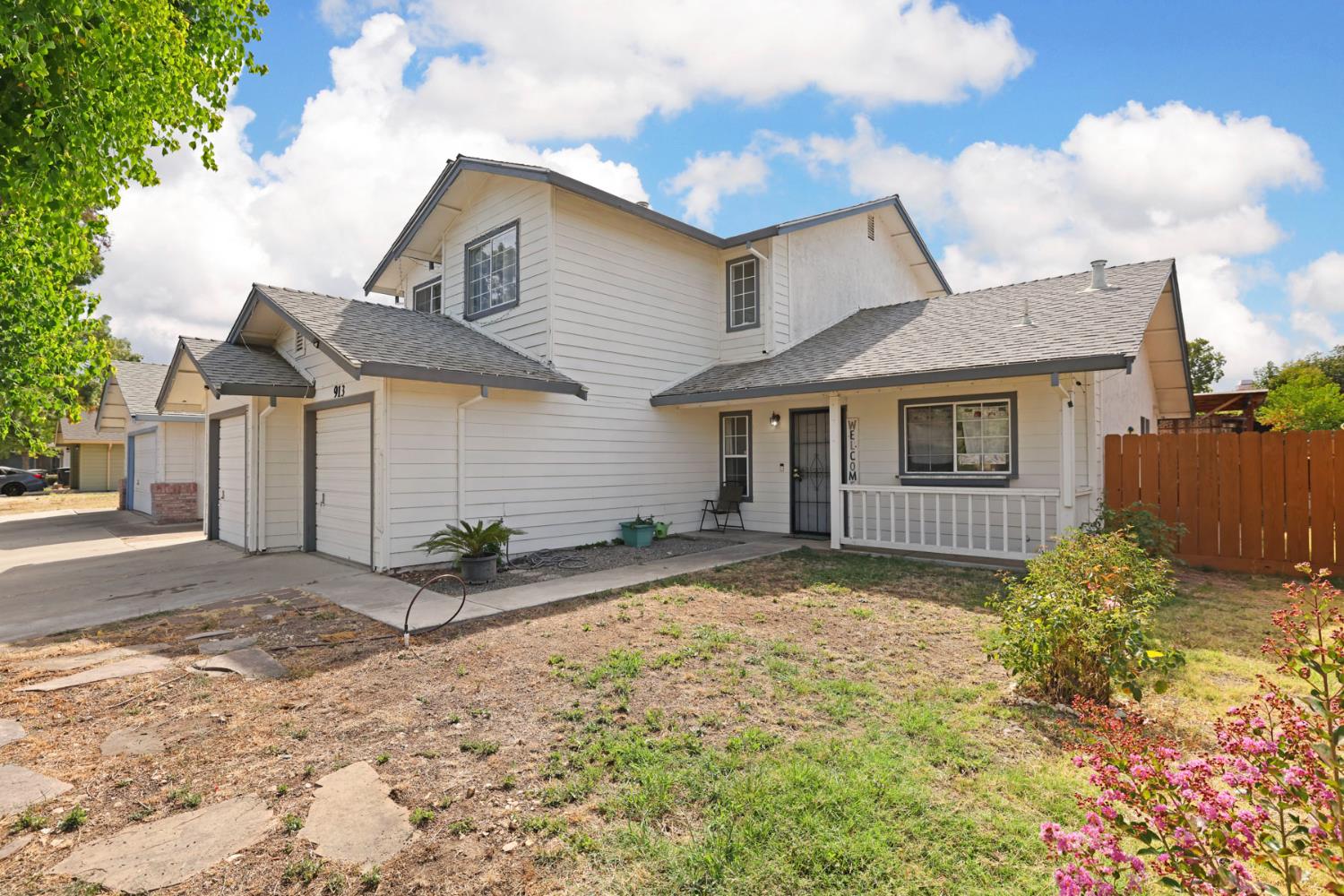 913 Jayhawk Way