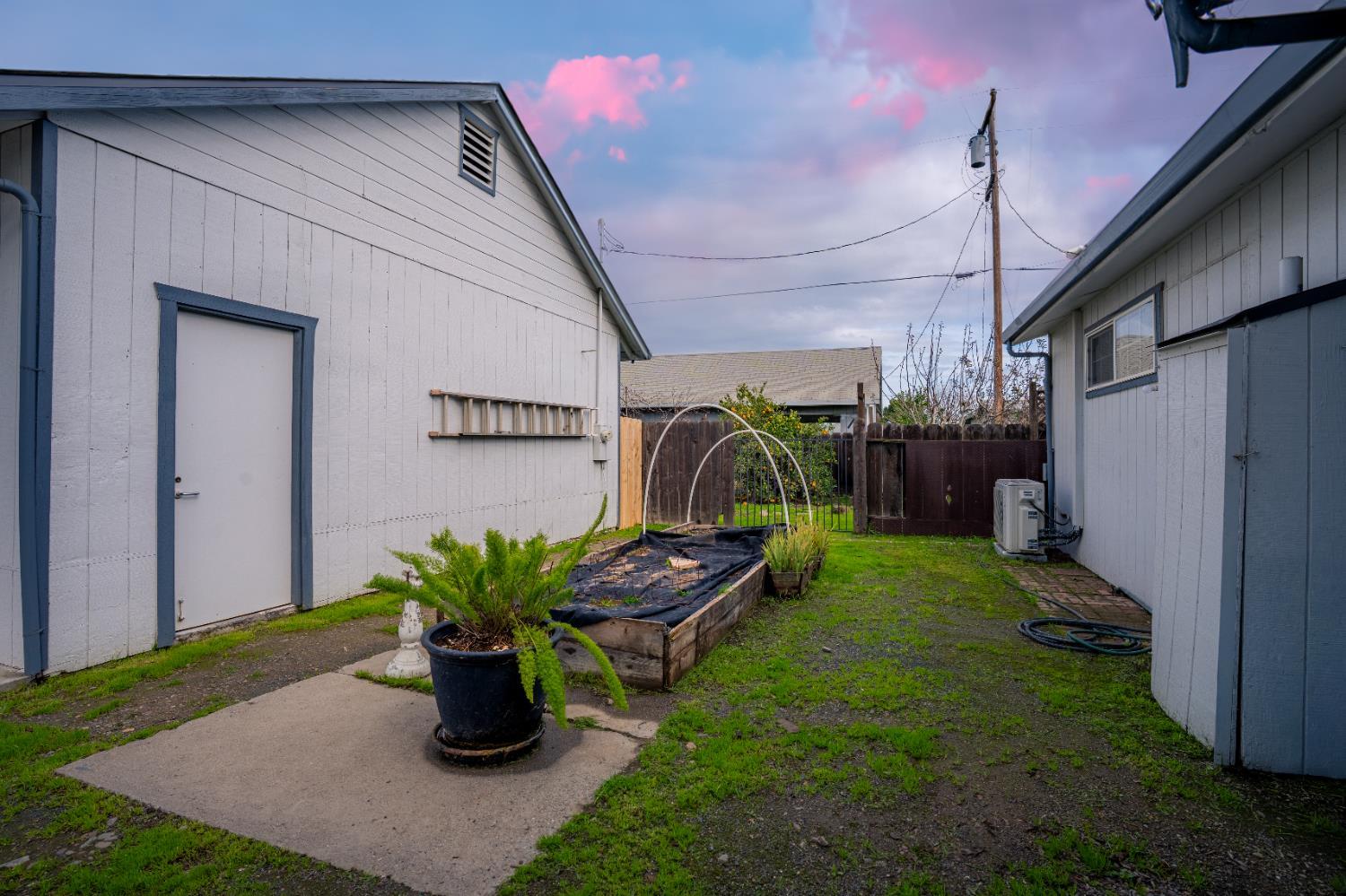 30000 Kasson RD 1B26 S Redwood Dr