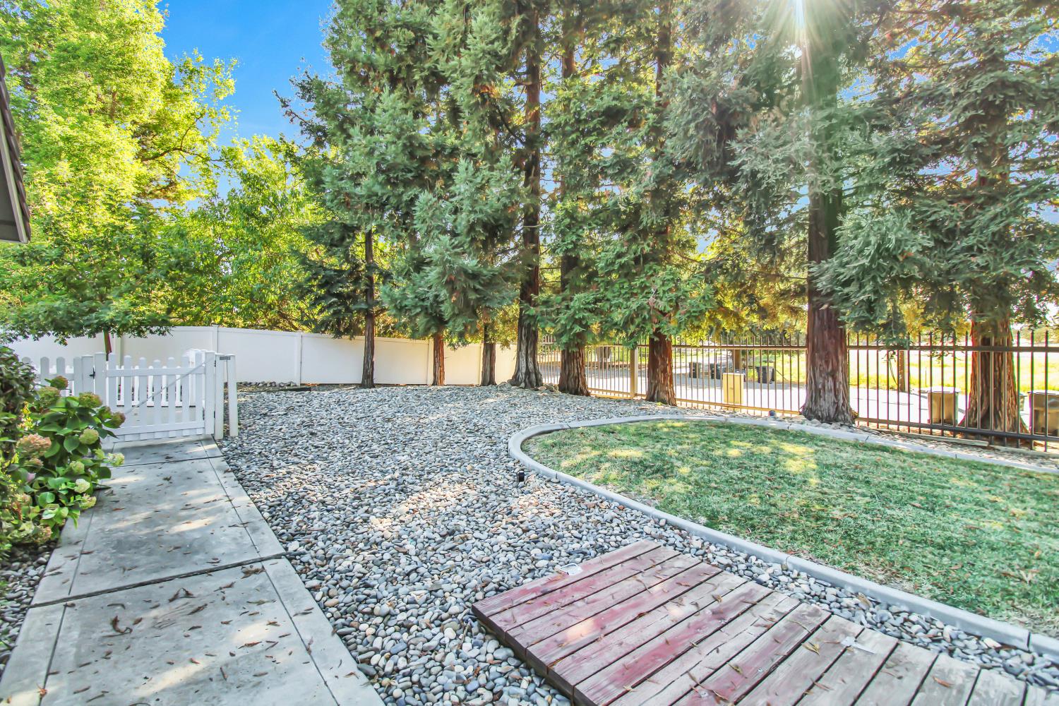 11000 Mallard Court
