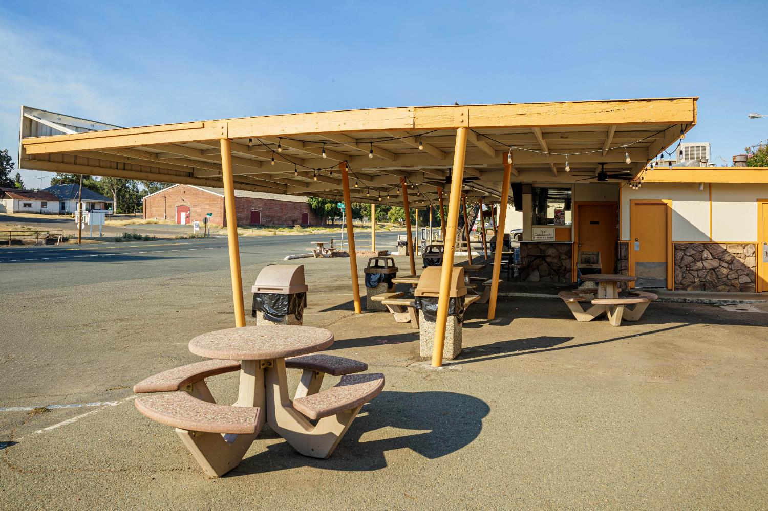 18737 E Hwy 88