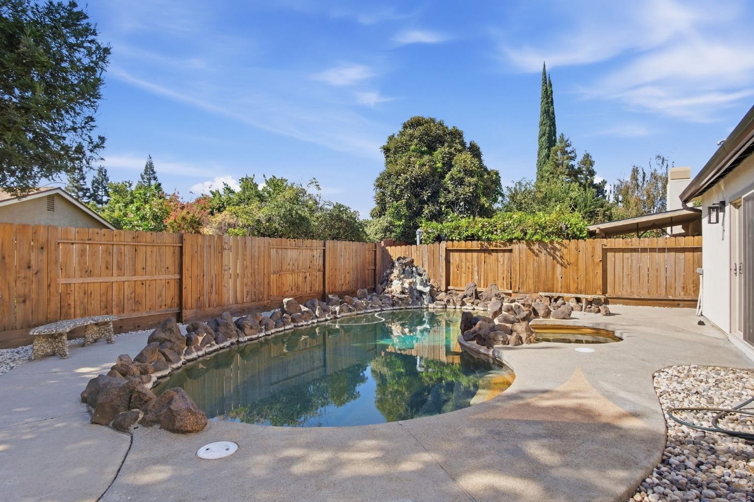 1909 Temescal Drive