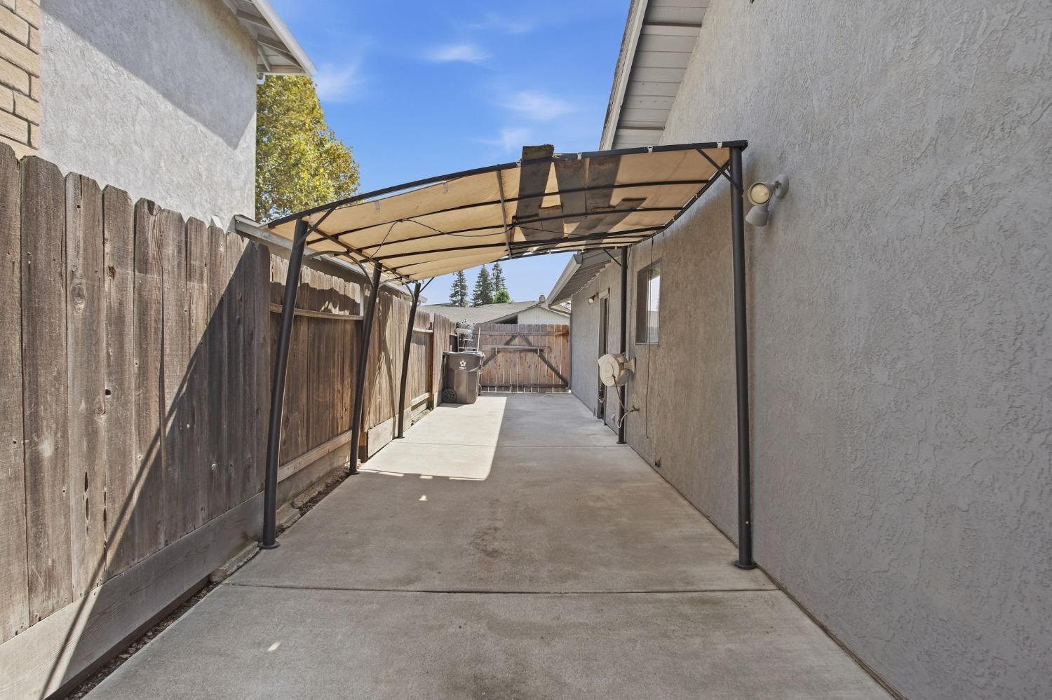3565 Deseret Drive