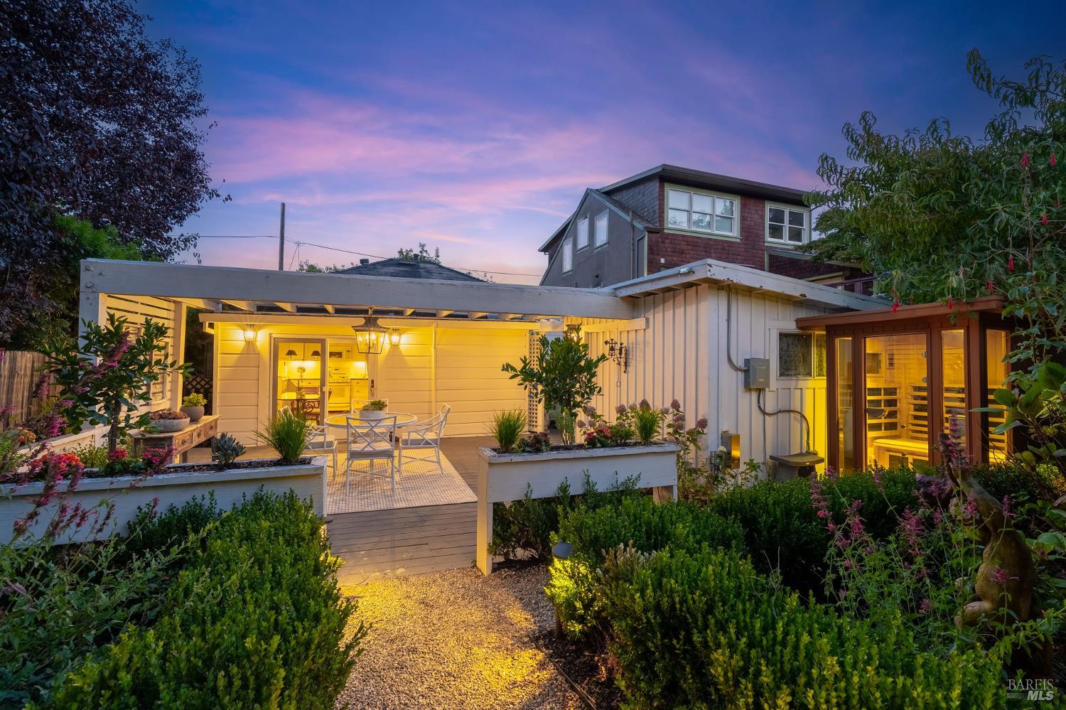 204 Hawthorne Avenue