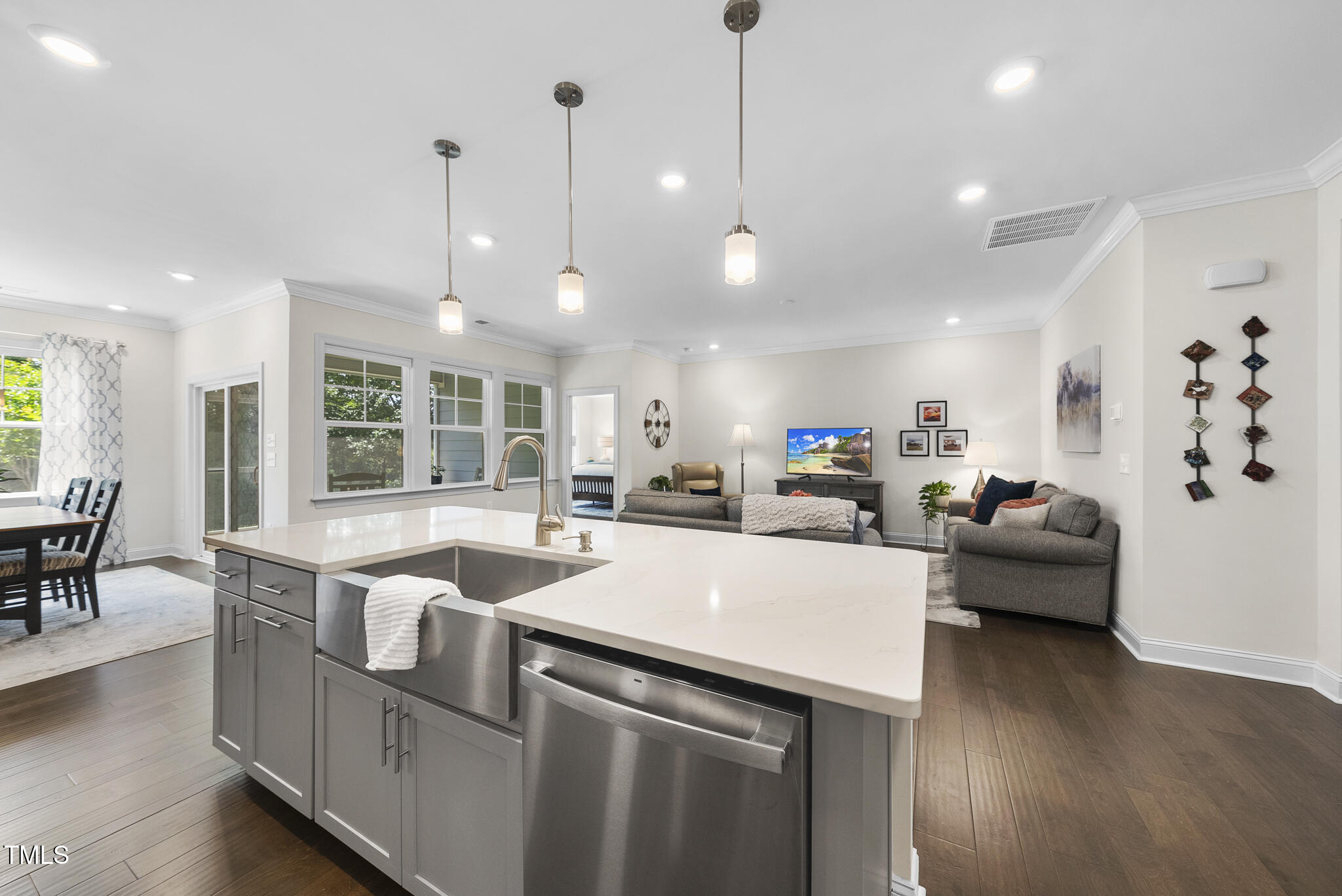 1125 Surveyor Drive