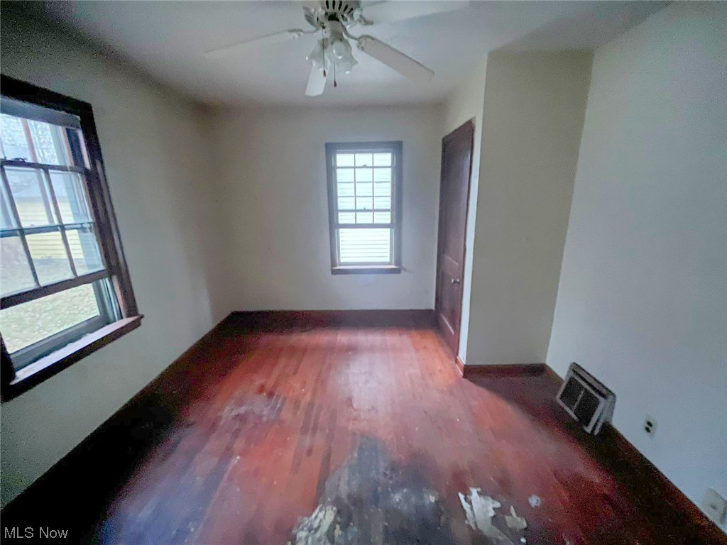 2137 4th NE