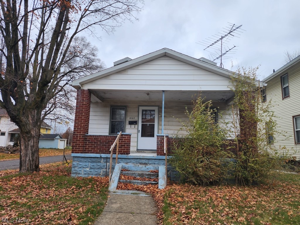 2137 4th NE