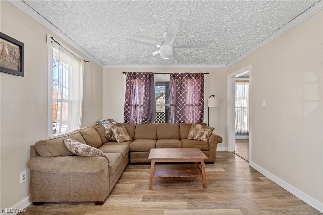 27 10th Street SW