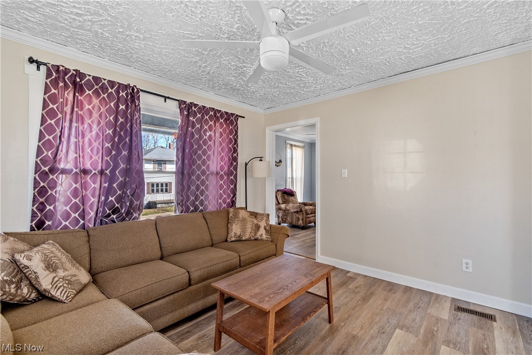 27 10th Street SW