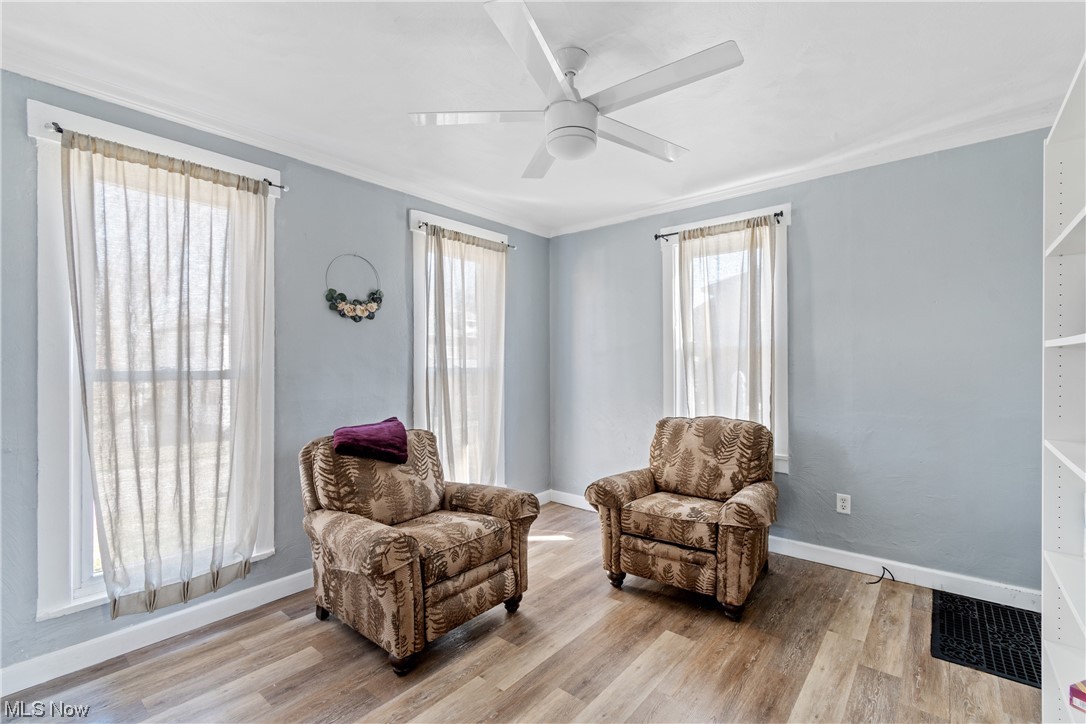 27 10th Street SW