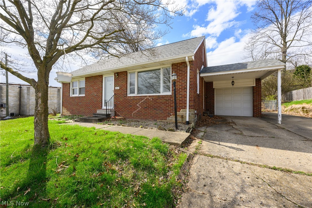 2587 Clearview Avenue