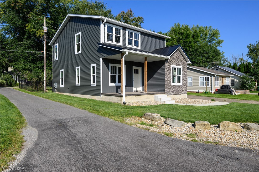 8177 S Cleveland Massillon Road 44