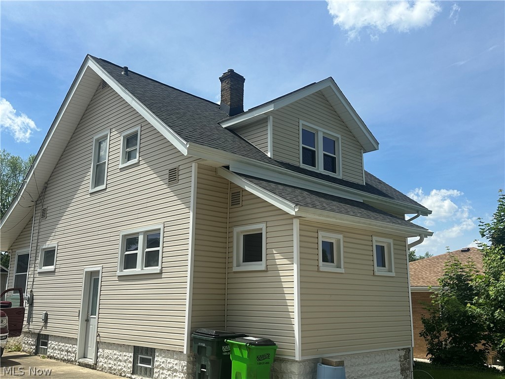 305 E Lake Avenue