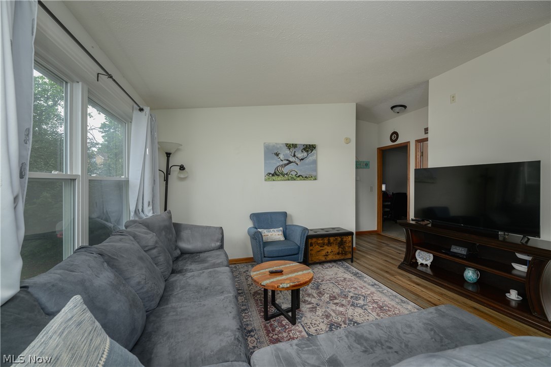 3275 Waterside Drive