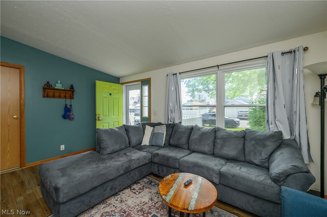 3275 Waterside Drive