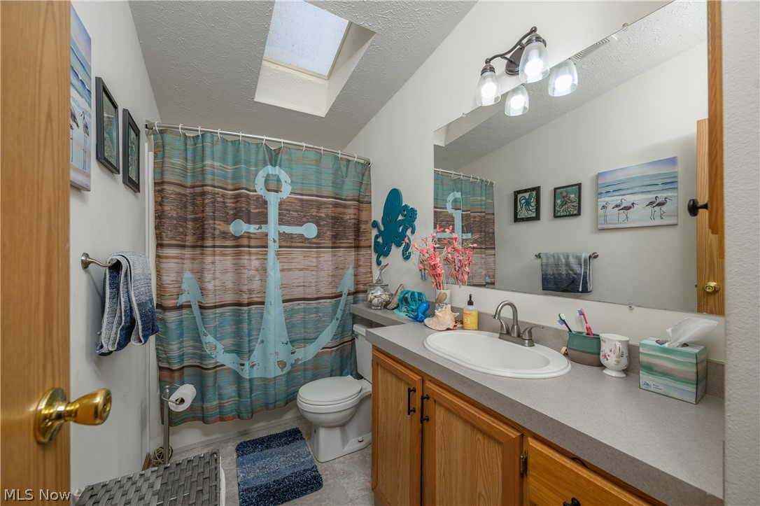 3275 Waterside Drive
