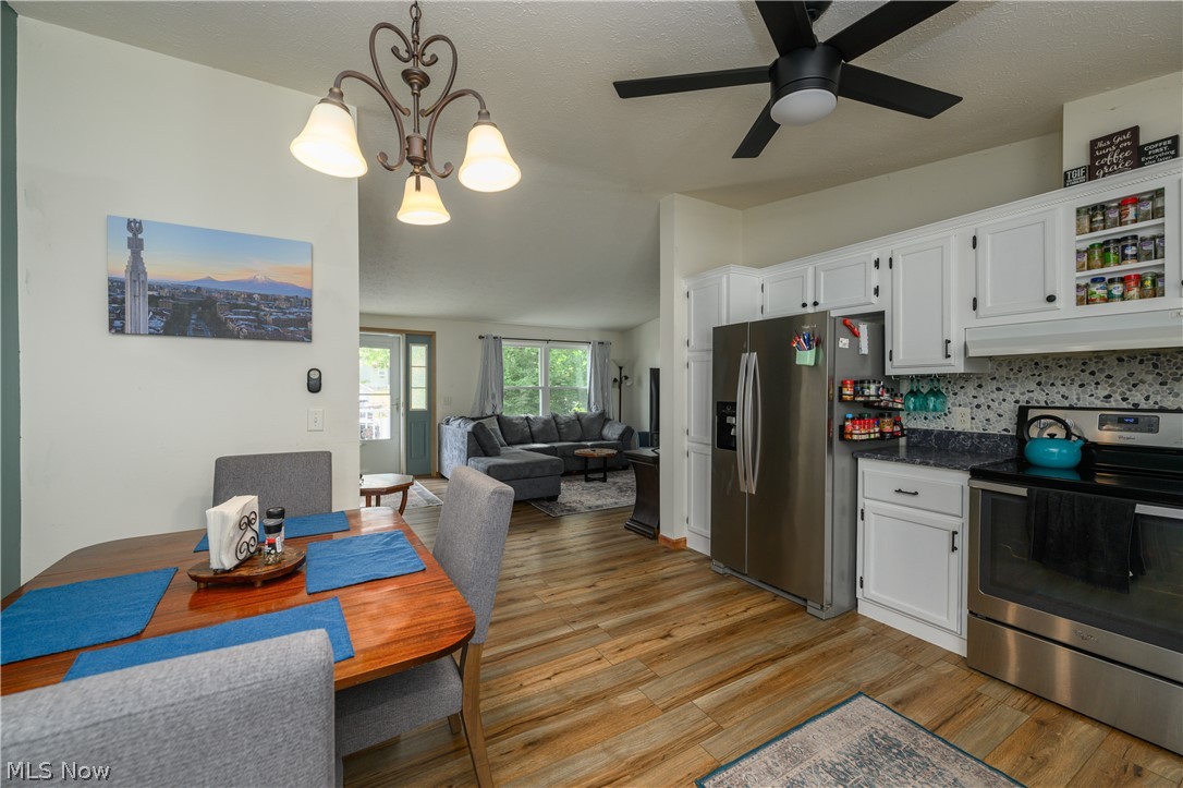 3275 Waterside Drive