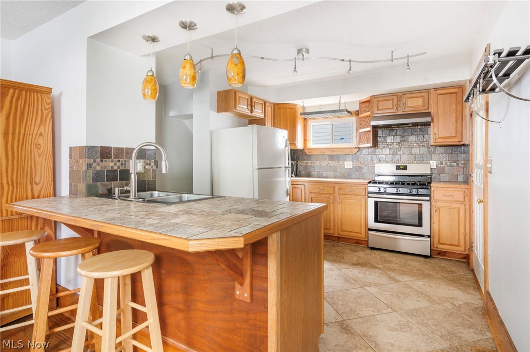 124 Washington Street W