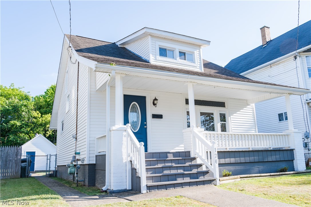 124 Washington Street W