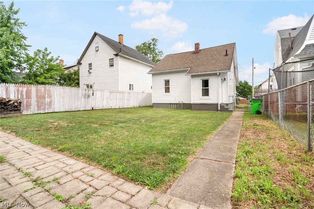 124 Washington Street W